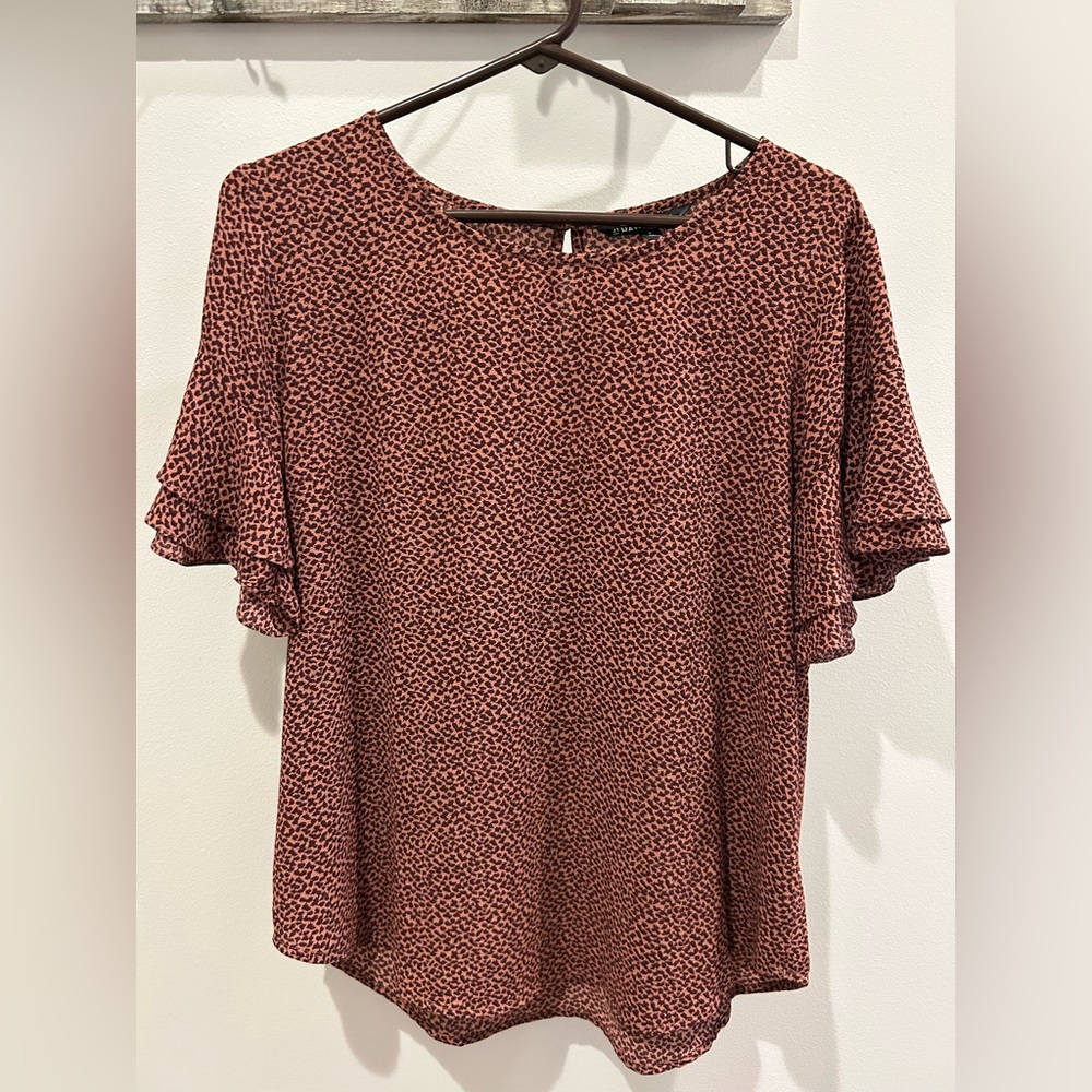 Patterned Blouse with ruffled sleeves